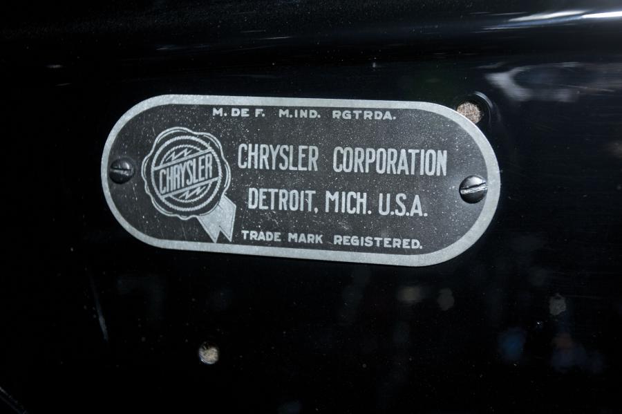  Chrysler CL Imperial Convertible Roadster by LeBaron 1932 года  (фото 11 из 26)